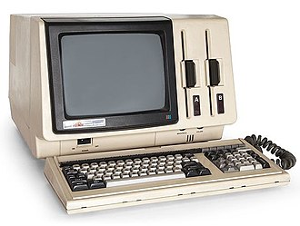 Микрокомпьютер NEC APC 1982 года выпуска