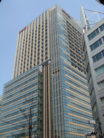 Штаб-квартира любителей пачинко в Токио.