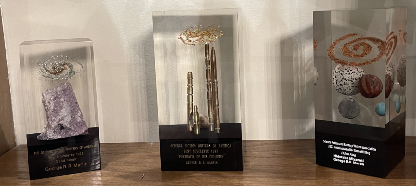 Три награды Nebula, которые Джордж Мартин получил за&amp;nbsp;свою карьеру: за&amp;nbsp;«Песчаных королей» 1979 года, «Портреты его детей» 1985 года и&amp;nbsp;Elden Ring 2022 года.