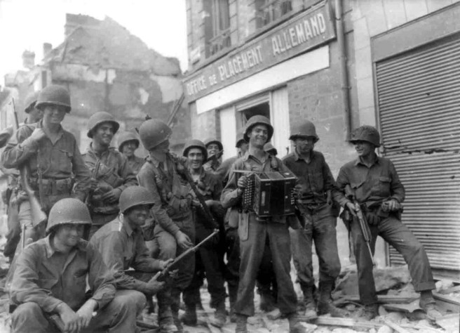 Американские солдаты после захвата города