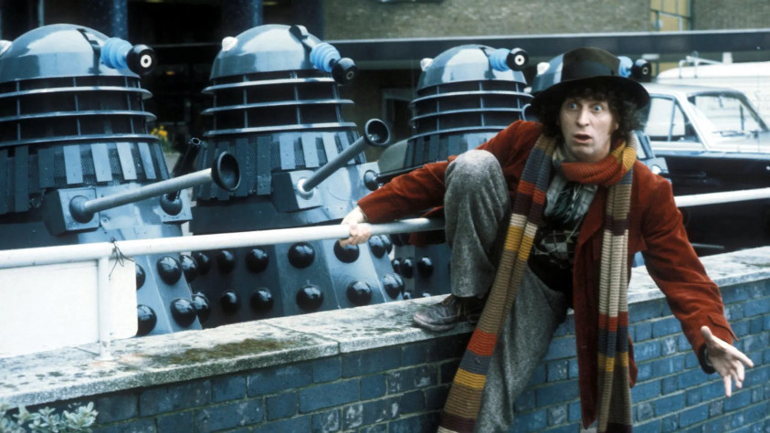 Четвертый Доктор в исполнении Тома Бэйкера вел сериал с 1974 по 1981 год. Это одна из наиболее известных версий персонажа, и при этом одна из наименее близких по характеру к обычным людям
