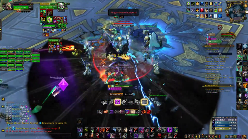 Игроки WoW любят чудовищно перегружать интерфейс