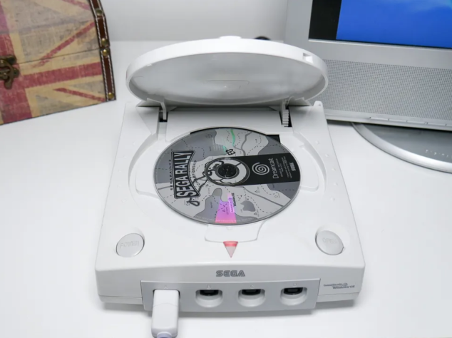 В&amp;nbsp;январе 2001 года SEGA объявили о&amp;nbsp;прекращении поддержки консоли