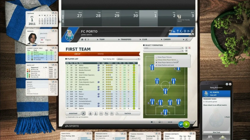 Типичный интерфейс FIFA Manager на примере FIFAM 12. Заметили, какой уют создают шарфик и бонсай? Да, это всё настраиваемое